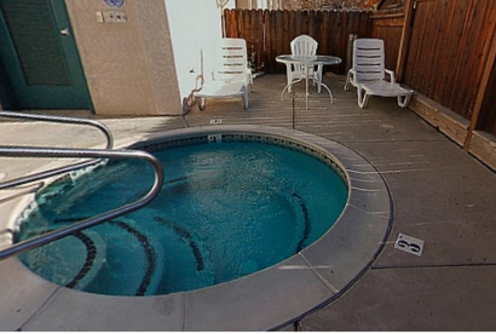 Cloverdale Wine Country Inn & Suites Exteriör bild