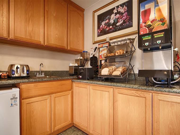 Cloverdale Wine Country Inn & Suites Exteriör bild
