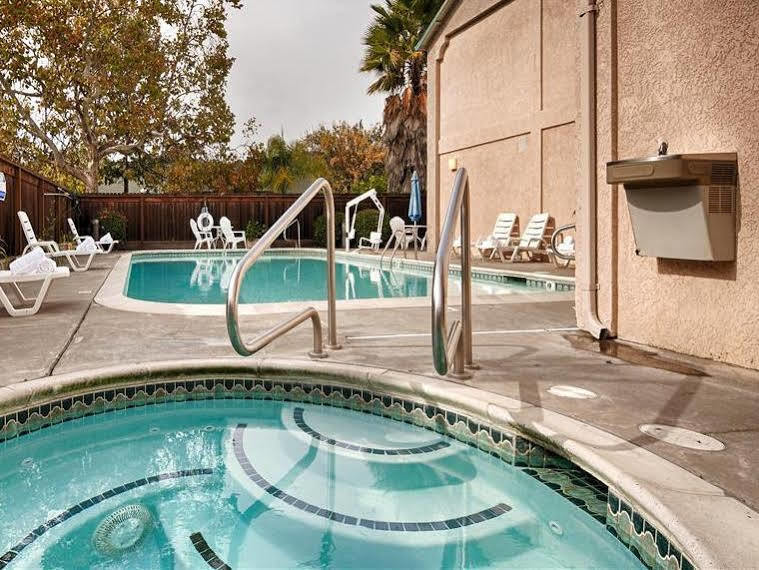 Cloverdale Wine Country Inn & Suites Exteriör bild