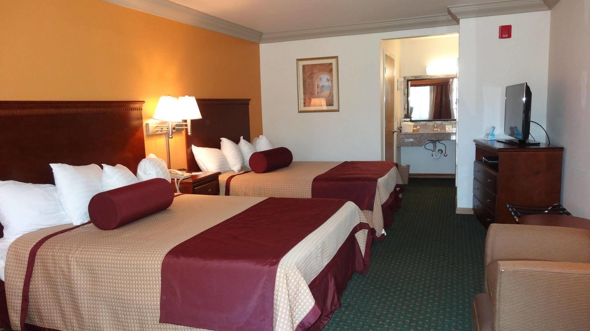 Cloverdale Wine Country Inn & Suites Exteriör bild