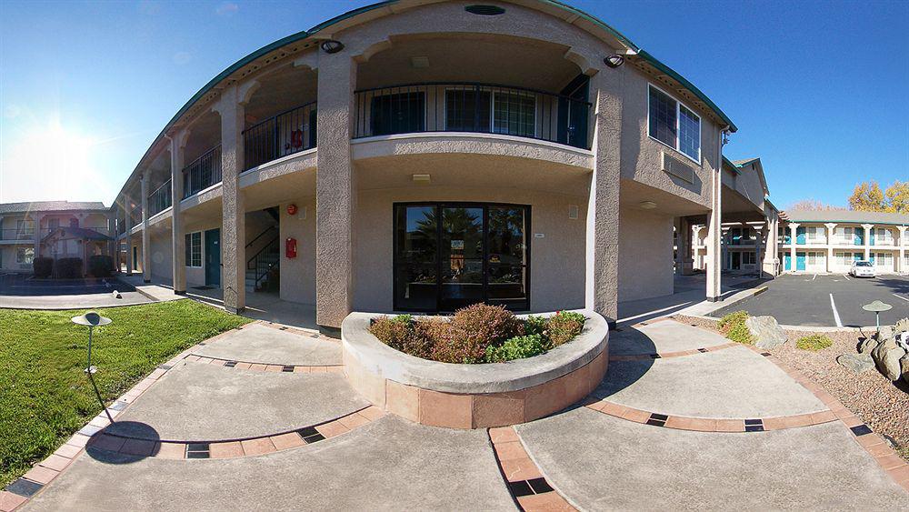 Cloverdale Wine Country Inn & Suites Exteriör bild