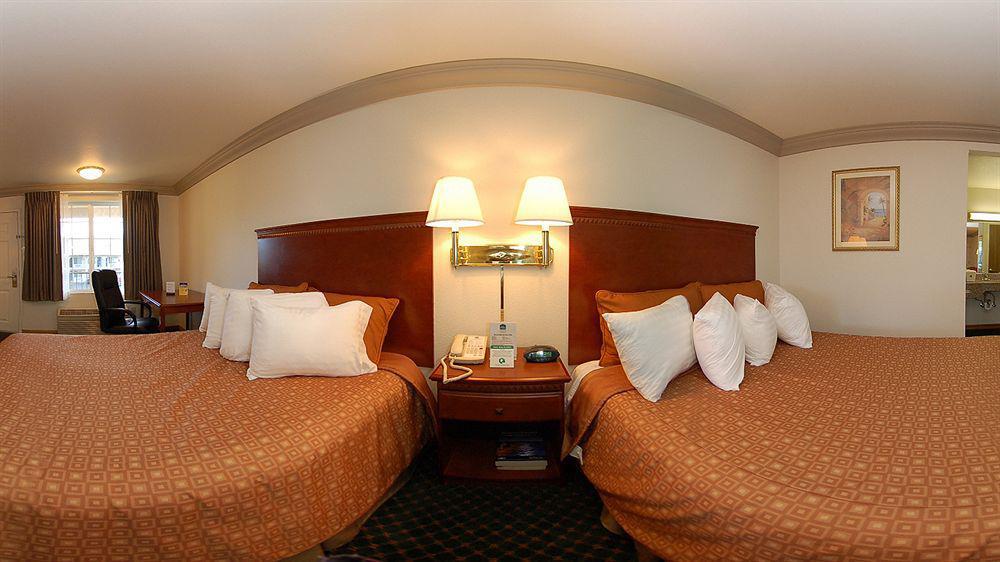 Cloverdale Wine Country Inn & Suites Exteriör bild